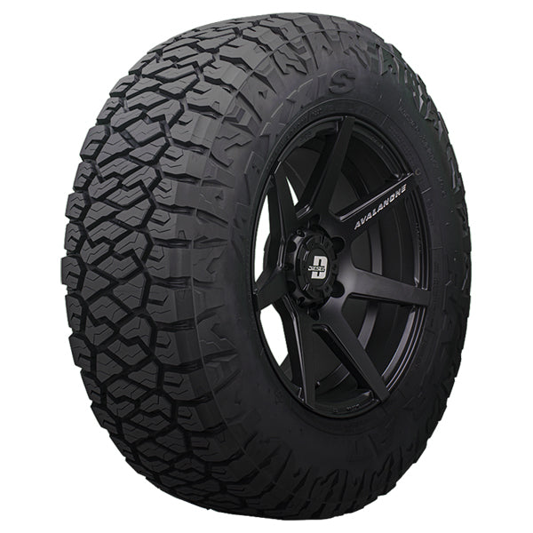 Maxxis LT265/70R17 121/118S 10PR RAZR AT811